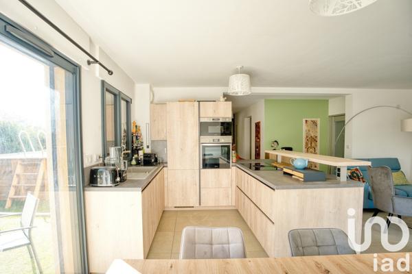 Maison traditionnelle 6 pièces de 139 m² à Bandol (83150)