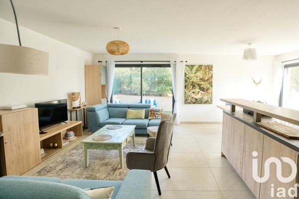 Maison traditionnelle 6 pièces de 139 m² à Bandol (83150)