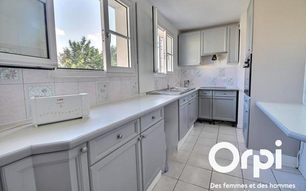 Appartement à vendre    3 pièces •  Montigny-le-Bretonneux