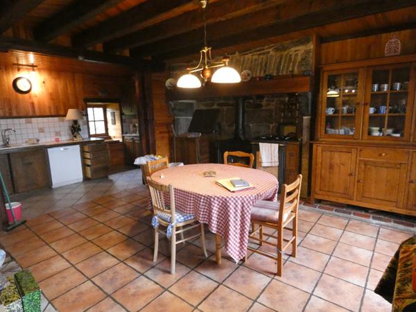 Maison de 120m2 / 5 pièces + grenier et granges de 300m2