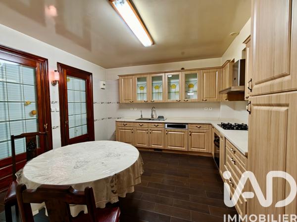 Maison à vendre 10 pièces 358 m² Saint-Maur-des-Fossés