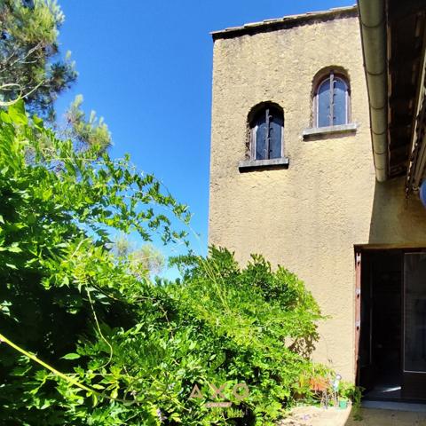 UZES - VILLA  - T9 - 242 M2 - PISCINABLE - GRAND GARAGE - JARDIN 1655 M2 - 595 000