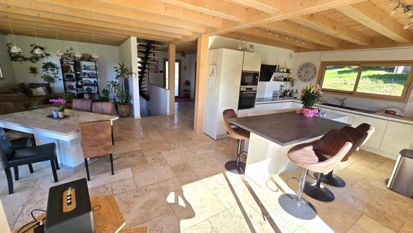 Chalet moderne et chaleureux  de 156 m² habitables sur 1330 m² de terrain