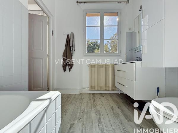 Maison à vendre 7 pièces 157 m² Sanary-sur-Mer