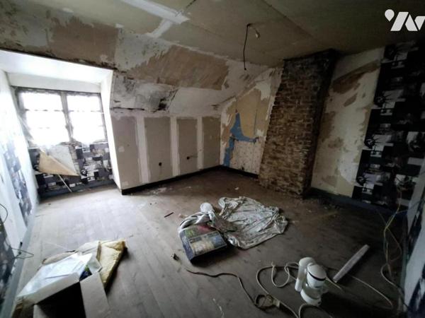 Maison mitoyenne, 2 chambres, garage et cour