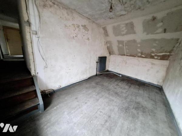 Maison mitoyenne, 2 chambres, garage et cour