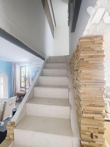 A 50 M DE LA PLACE BELLEVUE CHARMANTE MAISON DE VILLE 110M2 AVEC GRANDE COUR INTERIEURE