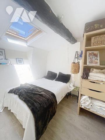 A 50 M DE LA PLACE BELLEVUE CHARMANTE MAISON DE VILLE 110M2 AVEC GRANDE COUR INTERIEURE