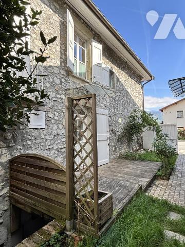 Montbonnot‑Saint‑Martin – Maison de village 6 pièces – 128 m² – Charme, potentiel et annexes