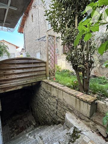 Montbonnot‑Saint‑Martin – Maison de village 6 pièces – 128 m² – Charme, potentiel et annexes