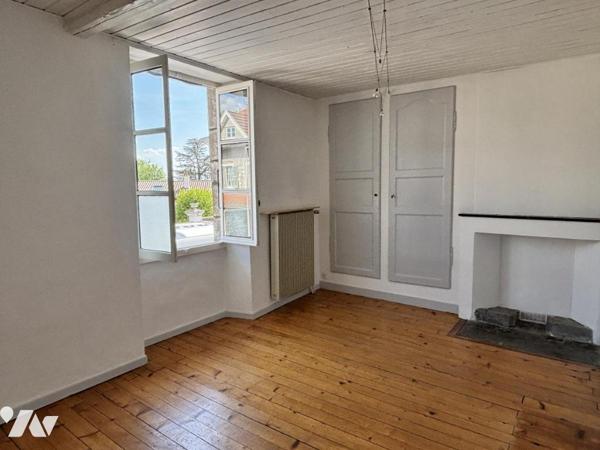 Montbonnot‑Saint‑Martin – Maison de village 6 pièces – 128 m² – Charme, potentiel et annexes