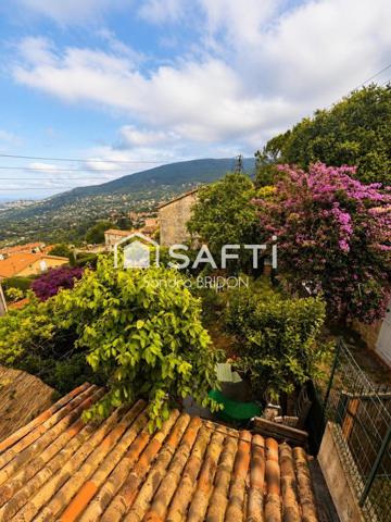 Bastide de caractère vue dominante au coeur du village