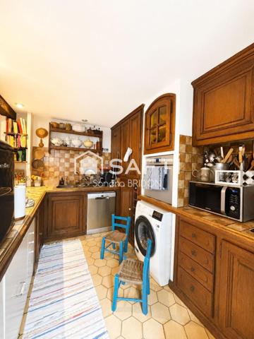 Bastide de caractère vue dominante au coeur du village
