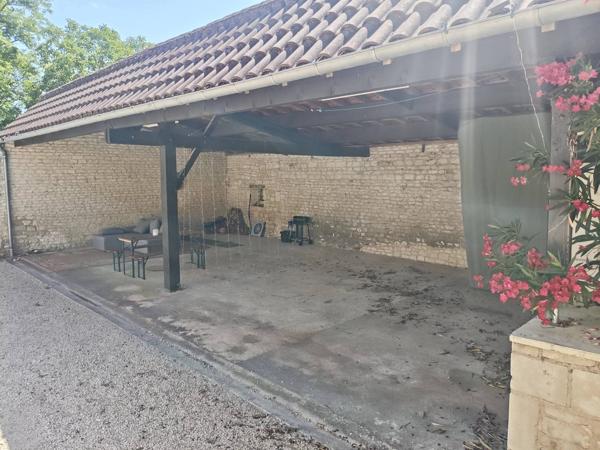 Charmante maison 4 chambres avec piscine à Dercé