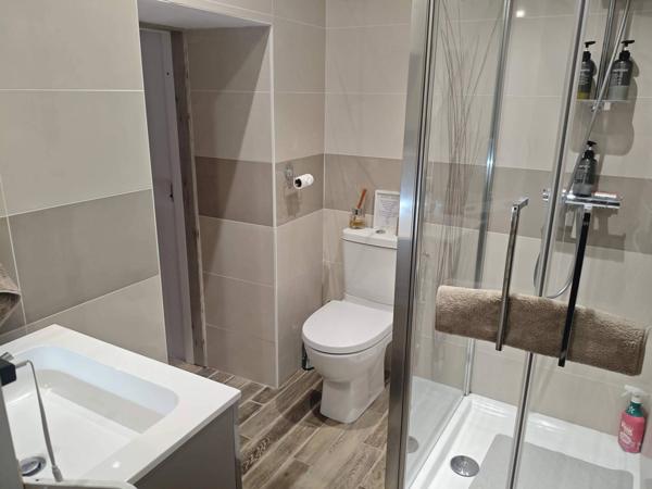 Charmante maison 4 chambres avec piscine à Dercé