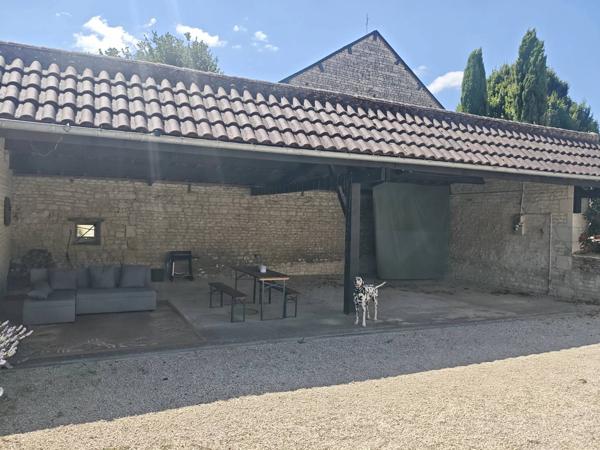 Charmante maison 4 chambres avec piscine à Dercé