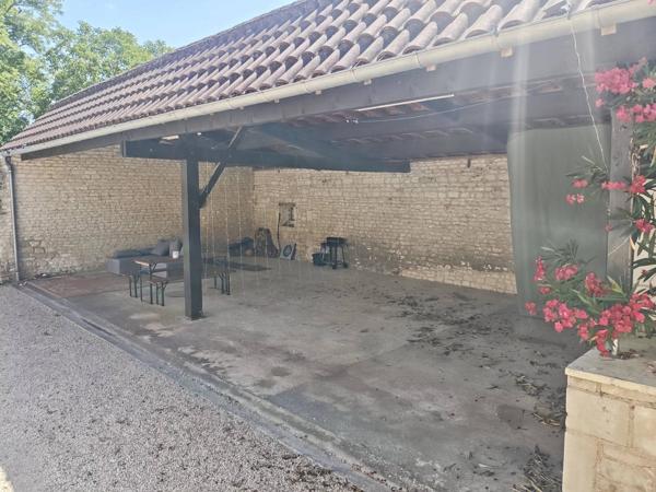 Charmante maison 4 chambres avec piscine à Dercé