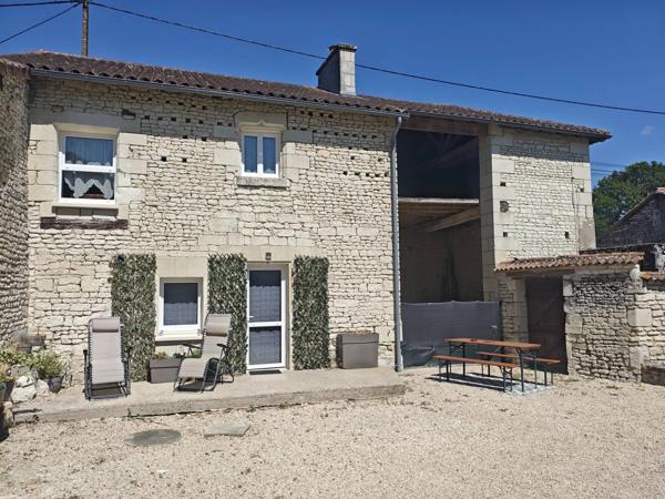 Charmante maison 4 chambres avec piscine à Dercé