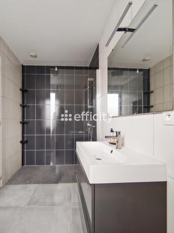 Maison
         5 pièces
        - 160 m² Bien prestige 399 900 € *