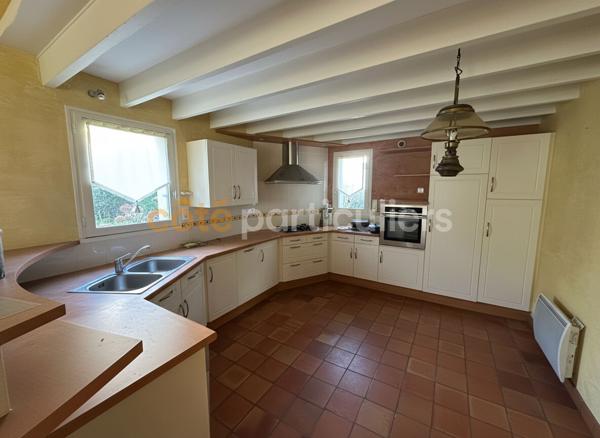 Vente Maison144 m² - 8 Pièces - SAINT LAURENT SUR SEVRE (85290)