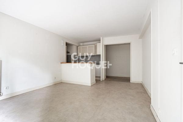 APPARTEMENT 2 PIECES AVEC JARDIN, PARKING ET CAVE