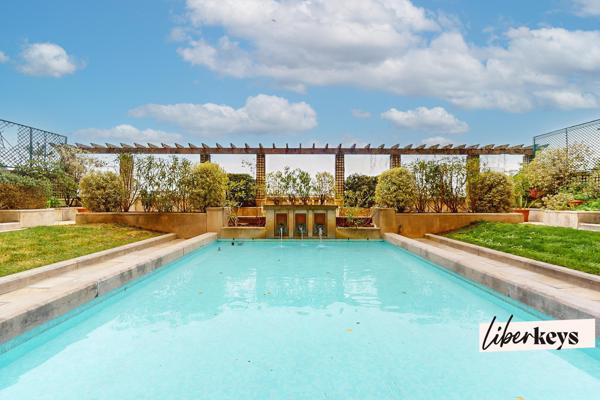 Studio lumineux de 10m2 refait à neuf au 1er étage