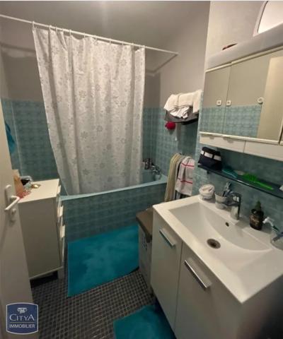 Appartement à louer 3 pièces 68.42m² Tours (37100)