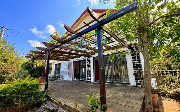 Maison à vendre    6 pièces •  Le Tampon