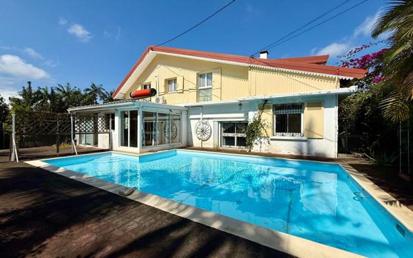 Maison à vendre    6 pièces •  Le Tampon