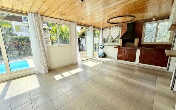 Maison à vendre    6 pièces •  Le Tampon