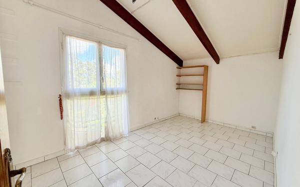 Maison à vendre    6 pièces •  Le Tampon