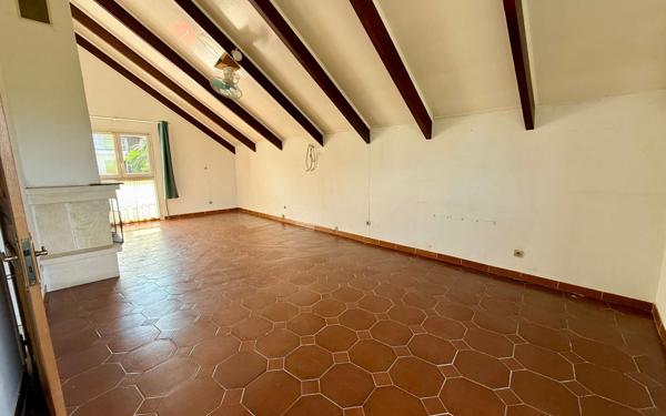 Maison à vendre    6 pièces •  Le Tampon