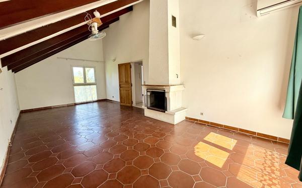 Maison à vendre    6 pièces •  Le Tampon