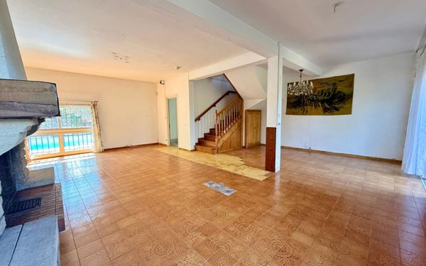 Maison à vendre    6 pièces •  Le Tampon