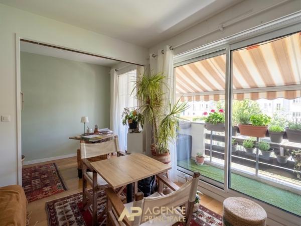 Appartement Type 2 - Parking + Balcon + Ascenseur - La Rochelle secteur Bastion St Nicolas 299 000 € **  - Référence  JH730ED2