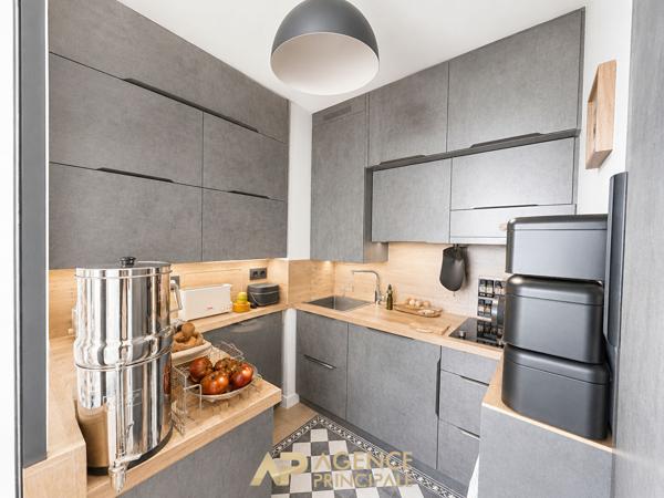 Appartement Type 2 - Parking + Balcon + Ascenseur - La Rochelle secteur Bastion St Nicolas 299 000 € **  - Référence  JH730ED2