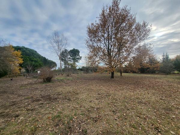 A VENDRE TERRAIN CONSTRUCTIBLE DE 1000 M2 À 10 KILOMÈTRES DE BLAYE , Blaye A VENDRE TERRAIN CONSTRUCTIBLE DE 1000 M2 À 10 KILOMÈTRES DE BLAYE , Blaye