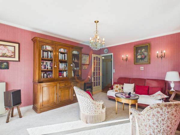 Nevers (58000) Appartement T2 lumineux 64m2 avec garage et DPE en C à Nevers