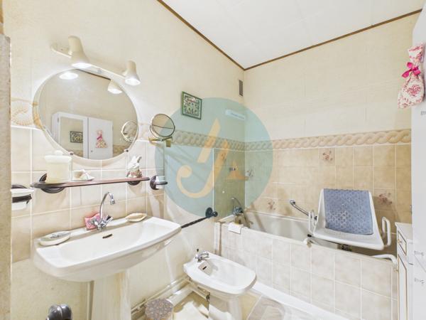 Nevers (58000) Appartement T2 lumineux 64m2 avec garage et DPE en C à Nevers