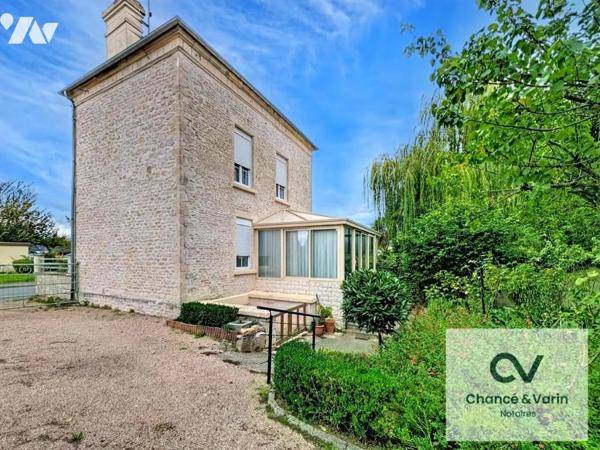 Maison en pierre proche des commerces