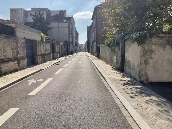Appartement de Type 4 avec balcon , Ascenseur