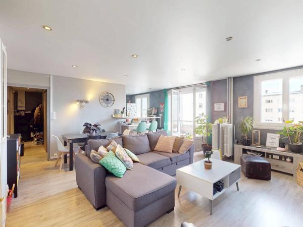 Appartement de Type 4 avec balcon , Ascenseur