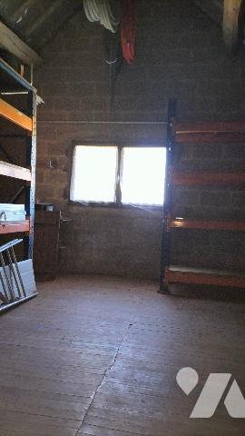 Une ancienne ferme/fermette aménagée en habitation dans un environnement idyllique et verdoyant