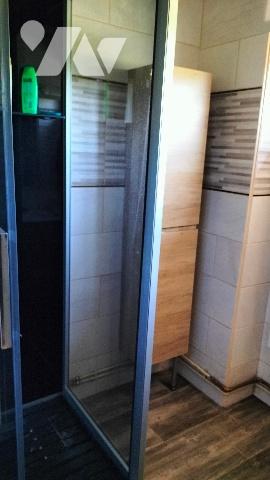 Une ancienne ferme/fermette aménagée en habitation dans un environnement idyllique et verdoyant