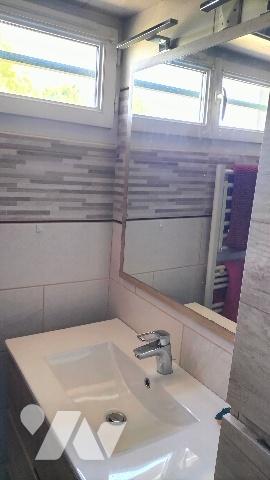 Une ancienne ferme/fermette aménagée en habitation dans un environnement idyllique et verdoyant