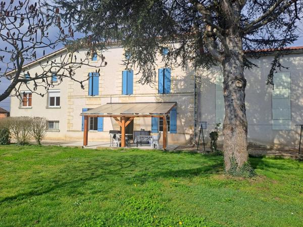Jolie propriété avec maison d'amis et dépendances