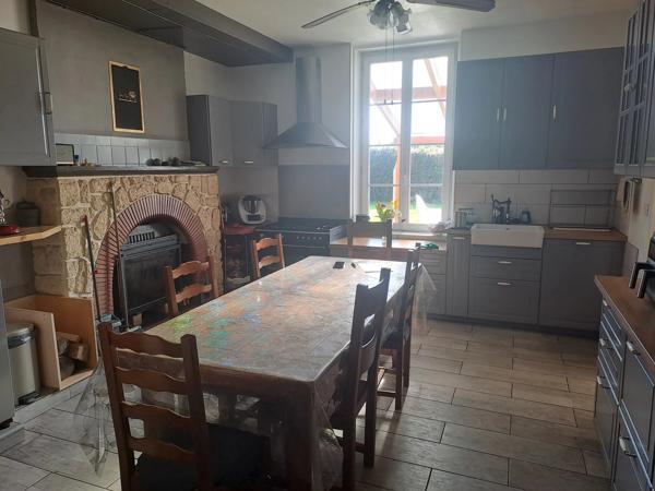 Jolie propriété avec maison d'amis et dépendances
