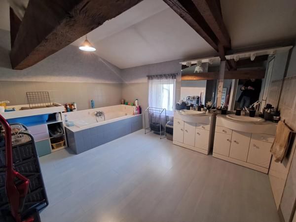 Jolie propriété avec maison d'amis et dépendances