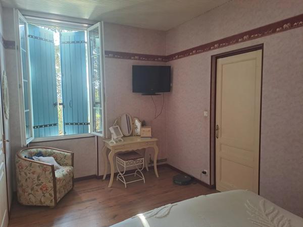 Jolie propriété avec maison d'amis et dépendances