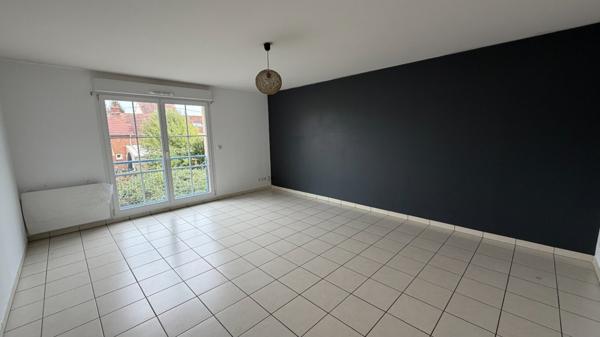 APPARTEMENT SEJOUR + DEUX CHAMBRES